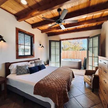 Little Dutch Cabin #1 - 12 Min To Magnolia-Baylor Bellmead Bagian luar foto